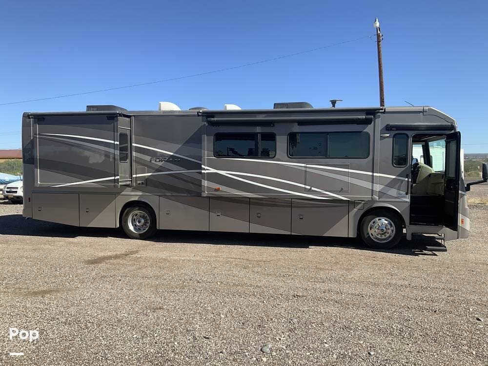 Contact us now about this 2017 Winnebago Forza 36G! 2017 Forza 36G by Winnebago from Pop RVs in Florence, Arizona