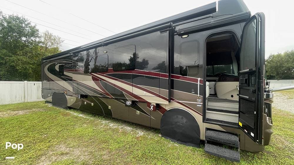 Contact us now about this 2018 Fleetwood Discovery 44H! 2018 Discovery 44H by Fleetwood from Pop RVs in Fort Myers, Florida