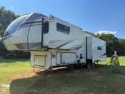 Call now about this 2021 Alliance RV Paradigm 340RL! 2021 Alliance RV Paradigm 340RL - Used Fifth Wheel For Sale by Pop RVs in Canton, Texas features Slideout, Air Conditioning, Awning, Leveling Jacks