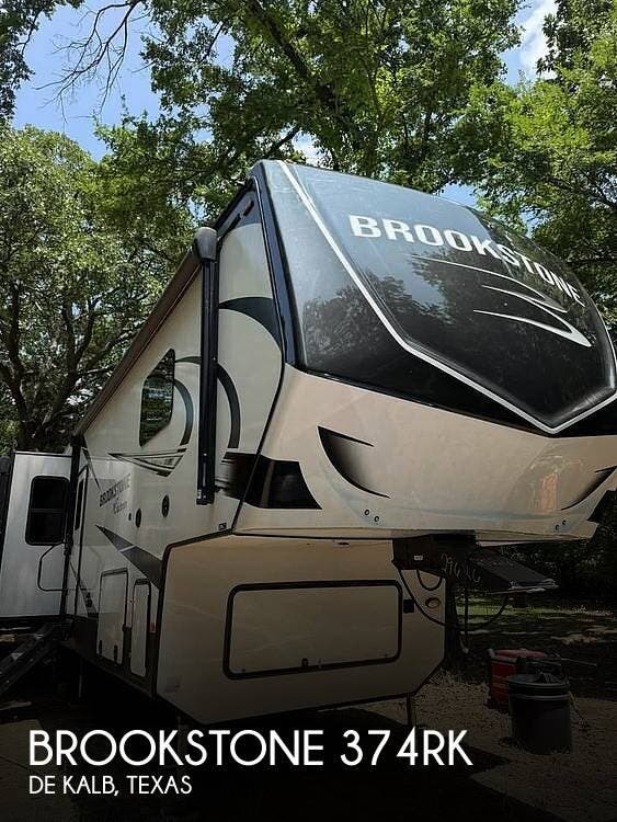 Email now about this 2022 Coachmen Brookstone 374RK! Used 2022 Coachmen Brookstone 374RK available in De Kalb, Texas