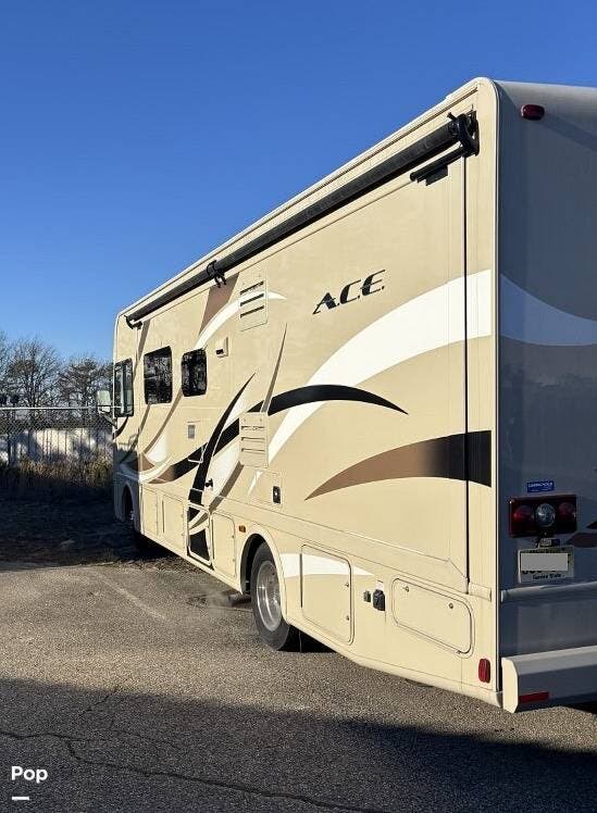 Call now about this 2016 Thor Motor Coach A.C.E. 29.3! 2016 Thor Motor Coach A.C.E. 29.3 - Used Class A For Sale by Pop RVs in Jackson, New Jersey features Awning, Air Conditioning, Slideout, Generator