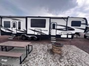 Call now about this 2018 Dutchmen Voltage 3805! 2018 Dutchmen Voltage 3805 - Used Toy Hauler For Sale by Pop RVs in Sedalia, Colorado features Air Conditioning, Slideout, Generator, Awning