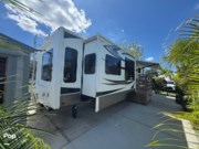 Contact us now about this 2014 Keystone Alpine 3555RL! 2014 Alpine 3555RL by Keystone from Pop RVs in Arcadia, Florida