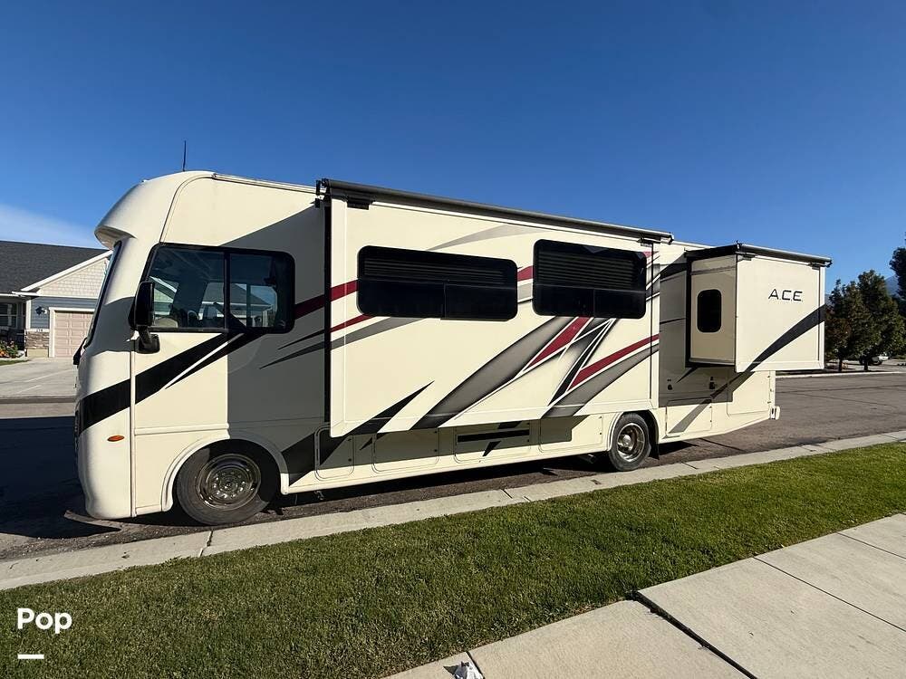 Call now about this 2020 Thor Motor Coach A.C.E. 30.3! 2020 Thor Motor Coach A.C.E. 30.3 - Used Class A For Sale by Pop RVs in Lehi, Utah features Generator, Air Conditioning, Slideout
