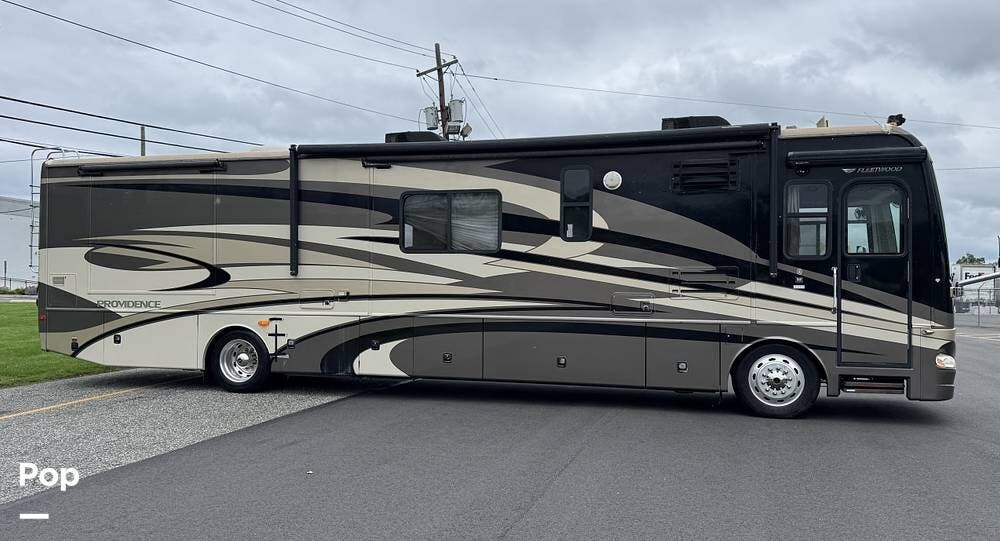 Contact us now about this 2008 Fleetwood Providence 40X! 2008 Providence 40X by Fleetwood from Pop RVs in East Brunswick, New Jersey