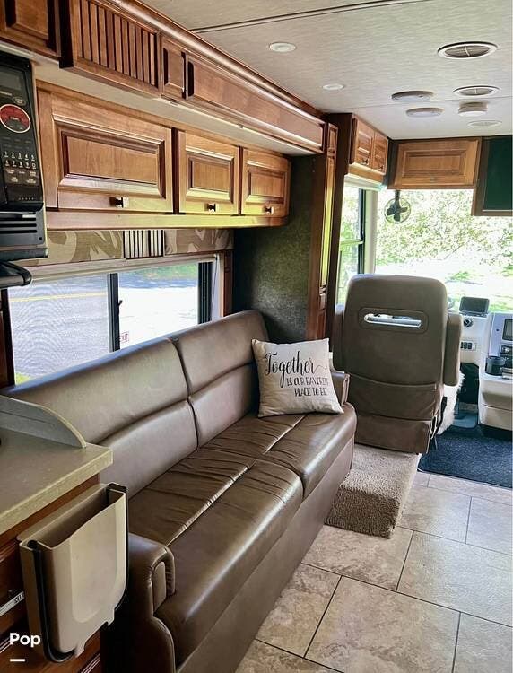 Contact us now about this 2014 Tiffin Allegro Breeze 28BR! 2014 Allegro Breeze 28BR by Tiffin from Pop RVs in Walnutport, Pennsylvania