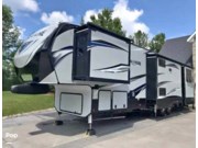 Used 2018 Keystone Avalanche 395BH available in Osteen, Florida