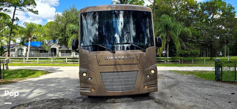 Call now about this 2015 Winnebago Vista 27N! 2015 Winnebago Vista 27N - Used Class A For Sale by Pop RVs in Loxahatchee, Florida features Awning, Generator, Air Conditioning, Slideout, Leveling Jacks