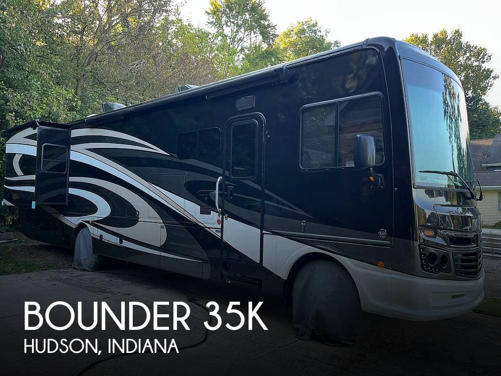 Email now about this 2019 Fleetwood Bounder 35K! Used 2019 Fleetwood Bounder 35K available in Hudson, Indiana