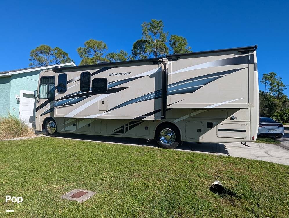 Used 2021 Thor Motor Coach Windsport 31C available in Port Charlotte, Florida