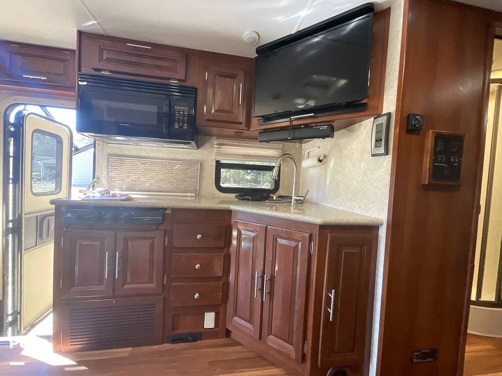 Used 2015 Forest River Georgetown 270S available in Fountain Inn, South Carolina