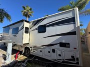 Contact us now about this 2018 Jayco Precept 33U! 2018 Precept 33U by Jayco from Pop RVs in Oceanside, California
