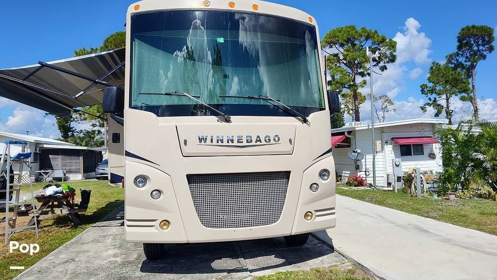 Call now about this 2021 Winnebago Vista 35U! 2021 Winnebago Vista 35U - Used Class A For Sale by Pop RVs in North Fort Myers, Florida features Slideout, Generator, Air Conditioning, Awning, Leveling Jacks