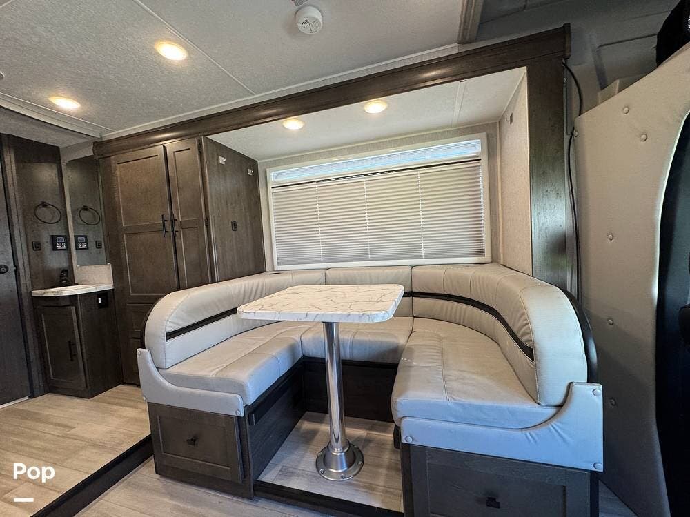 Call now about this 2022 Coachmen Prism Select 24CB! 2022 Coachmen Prism Select 24CB - Used Class C For Sale by Pop RVs in Cerritos, California features Air Conditioning, Awning, Leveling Jacks, Generator, Slideout