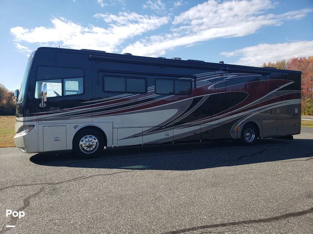 Contact us now about this 2013 Tiffin Phaeton 40QBH! 2013 Phaeton 40QBH by Tiffin from Pop RVs in Berlin, New Jersey