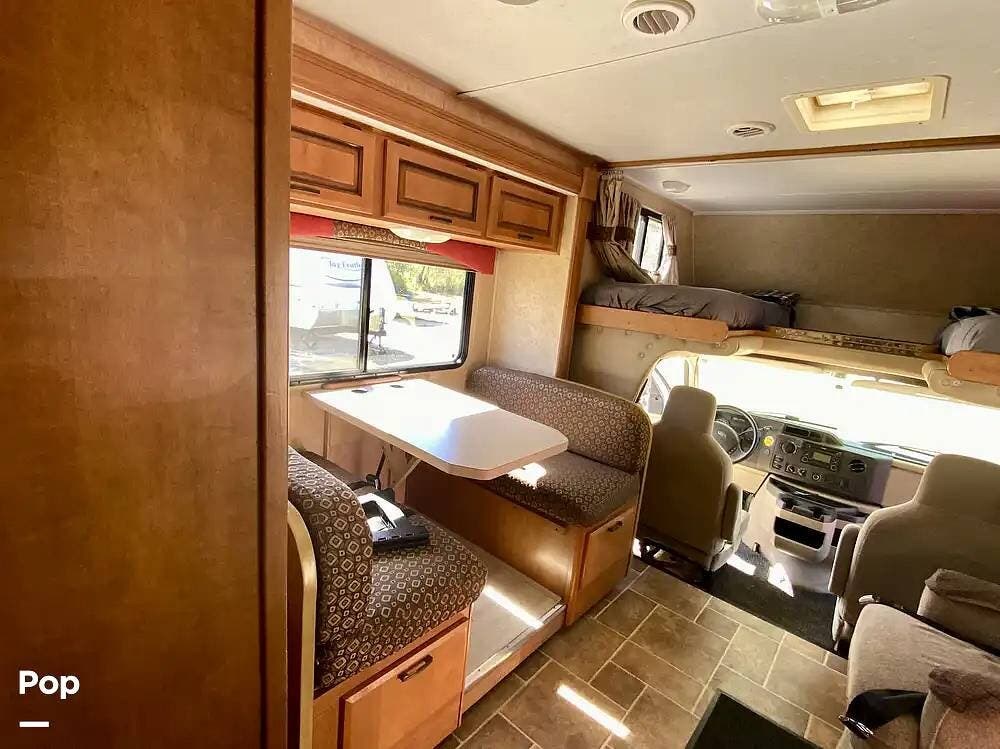 Call now about this 2011 Forest River Sunseeker 2650S! 2011 Forest River Sunseeker 2650S - Used Class C For Sale by Pop RVs in Williston, Florida features Air Conditioning, Awning, Slideout, Generator