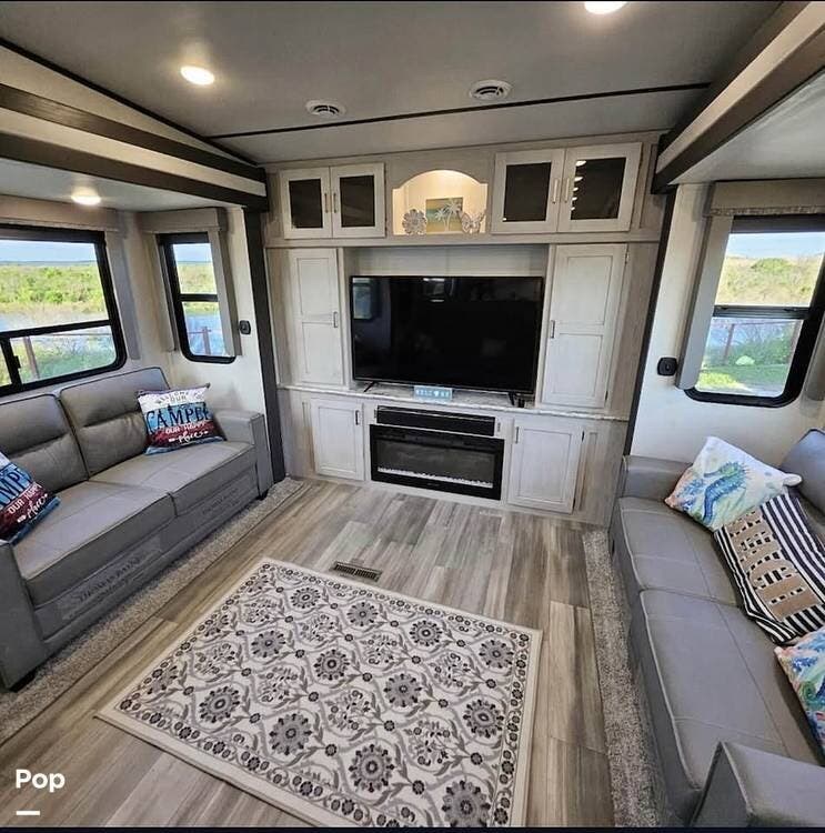 Used 2022 Keystone Sprinter 3530DEN available in Temple, Texas