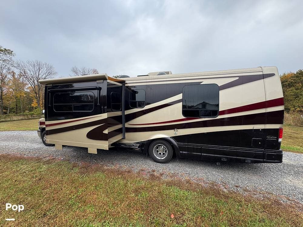Contact us now about this 2014 Dynamax Corp Isata IE280! 2014 Isata IE280 by Dynamax Corp from Pop RVs in Chapmansboro, Tennessee