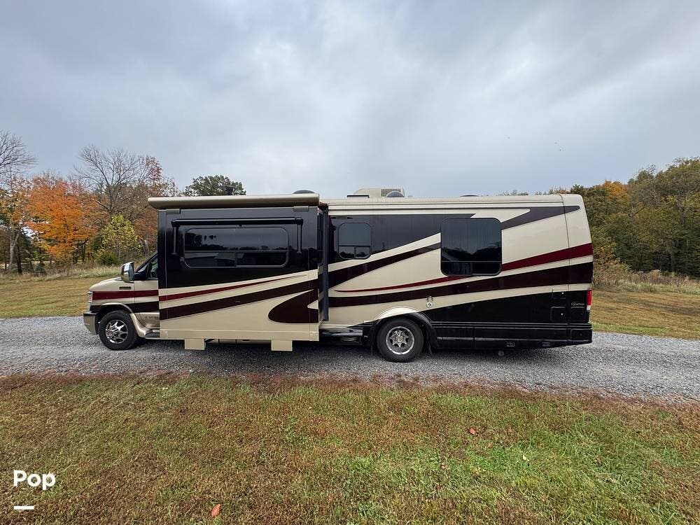 Used 2014 Dynamax Corp Isata IE280 available in Chapmansboro, Tennessee
