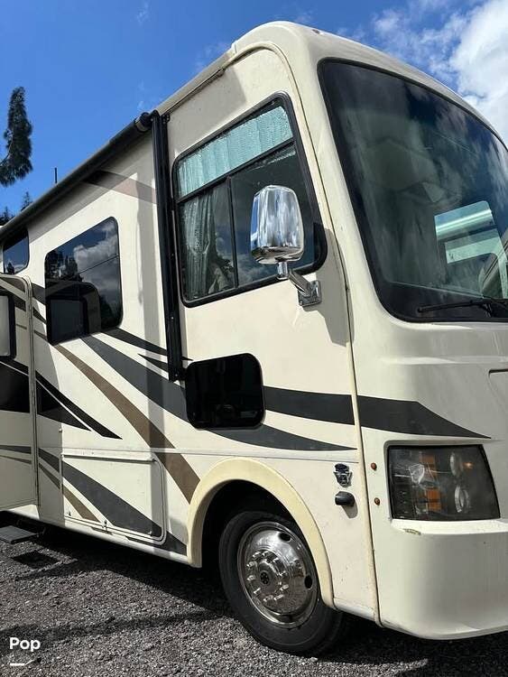 Call now about this 2018 Coachmen Pursuit 27 DSP! 2018 Coachmen Pursuit 27 DSP - Used Class A For Sale by Pop RVs in Nokomis, Florida features Generator, Slideout, Awning, Air Conditioning, Leveling Jacks