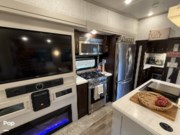 Call now about this 2021 Palomino Columbus 382FB! 2021 Palomino Columbus 382FB - Used Fifth Wheel For Sale by Pop RVs in Chesapeake, Virginia features Slideout, Air Conditioning, Awning, Leveling Jacks