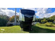 Call now about this 2019 Heartland Gateway 3700RD! 2019 Heartland Gateway 3700RD - Used Fifth Wheel For Sale by Pop RVs in Jupiter, Florida features Leveling Jacks, Awning, Slideout, Air Conditioning