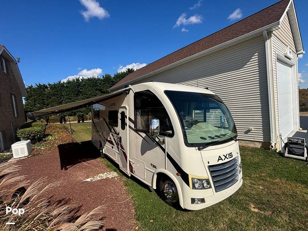 Call now about this 2022 Thor Motor Coach Axis 24.1! 2022 Thor Motor Coach Axis 24.1 - Used Class A For Sale by Pop RVs in Elkton, Maryland features Slideout, Air Conditioning, Awning, Generator
