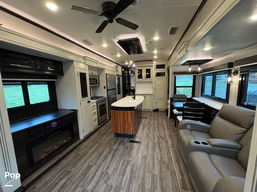 Contact us now about this 2023 Jayco Pinnacle 36SSWS! 2023 Pinnacle 36SSWS by Jayco from Pop RVs in Lake Stevens, Washington