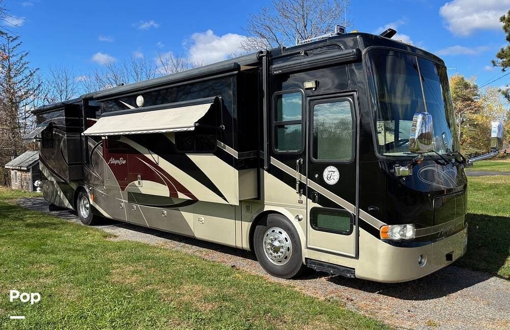 Call now about this 2008 Tiffin Allegro Bus 40 QSP! 2008 Tiffin Allegro Bus 40 QSP - Used Diesel Pusher For Sale by Pop RVs in Hudson, New York features Slideout, Awning, Air Conditioning, Leveling Jacks, Generator