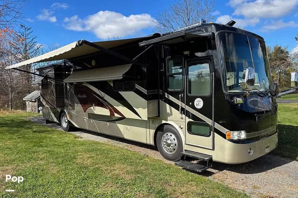 Contact us now about this 2008 Tiffin Allegro Bus 40 QSP! 2008 Allegro Bus 40 QSP by Tiffin from Pop RVs in Hudson, New York