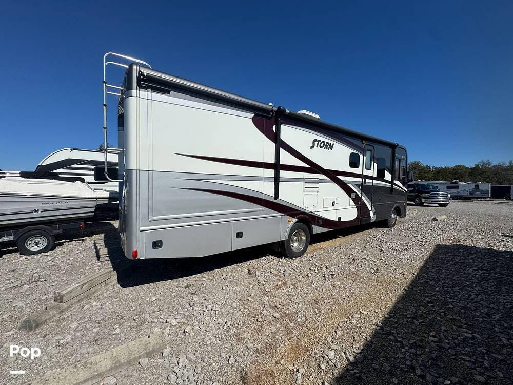 Call now about this 2016 Fleetwood Storm 32V! 2016 Fleetwood Storm 32V - Used Class A For Sale by Pop RVs in Spring Hill, Tennessee features Slideout, Air Conditioning, Awning, Generator