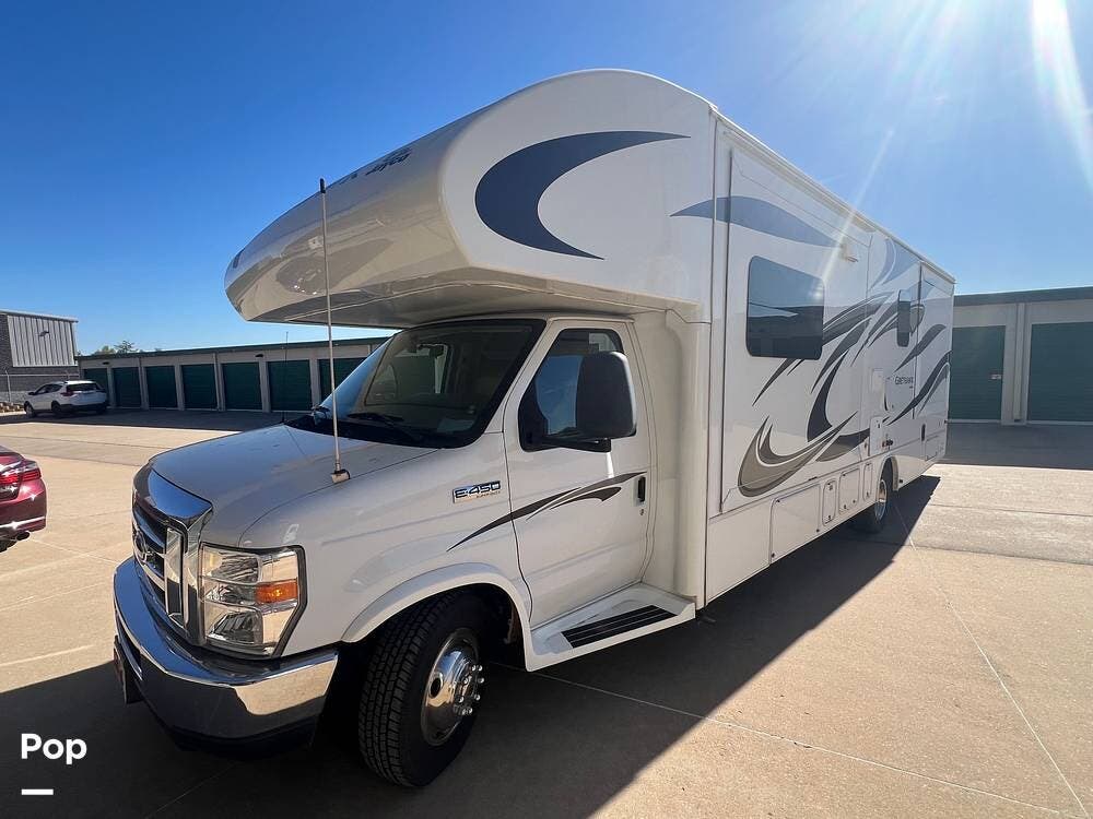 Call now about this 2014 Jayco Greyhawk 29KS! 2014 Jayco Greyhawk 29KS - Used Class C For Sale by Pop RVs in Edmond, Oklahoma features Generator, Air Conditioning, Slideout