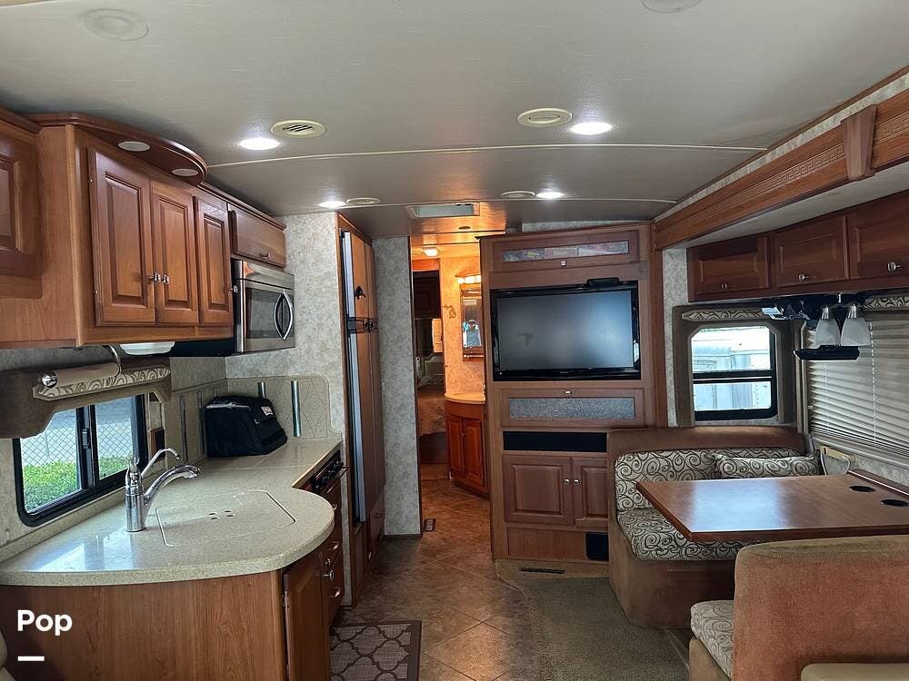 Used 2009 Itasca Meridian 37H available in Fort Myers, Florida