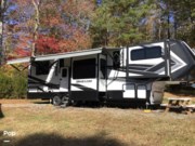 Call now about this 2021 Grand Design Momentum 376TH! 2021 Grand Design Momentum 376TH - Used Toy Hauler For Sale by Pop RVs in Lancaster, Virginia features Leveling Jacks, Generator, Awning, Slideout, Air Conditioning