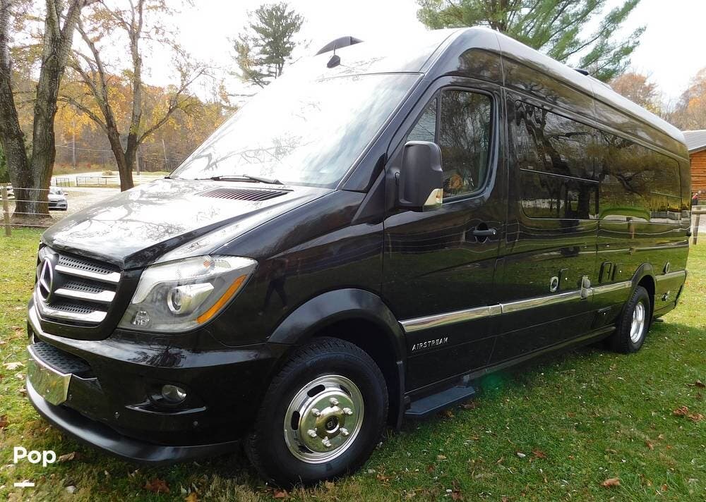 Call now about this 2018 Airstream Interstate Lounge EXT! 2018 Airstream Interstate Lounge EXT - Used Class B For Sale by Pop RVs in Burton, Ohio features Awning, Generator, Air Conditioning