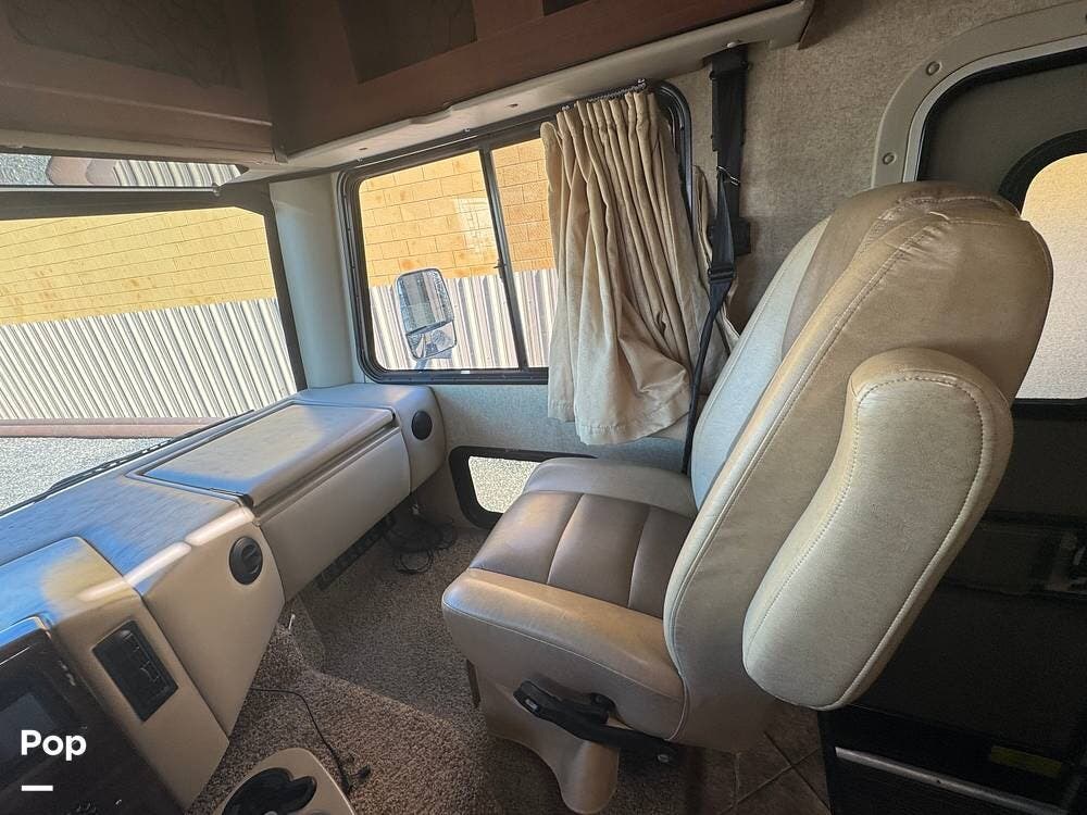 Contact us now about this 2014 Thor Motor Coach A.C.E. 27.1! 2014 A.C.E. 27.1 by Thor Motor Coach from Pop RVs in Gold Canyon, Arizona