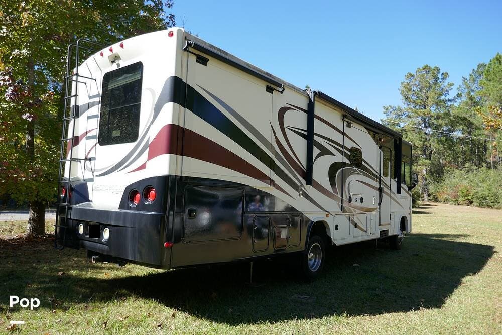Call now about this 2016 Forest River Georgetown 328TS! 2016 Forest River Georgetown 328TS - Used Class A For Sale by Pop RVs in Poplarville, Mississippi features Slideout, Air Conditioning, Awning, Leveling Jacks, Generator