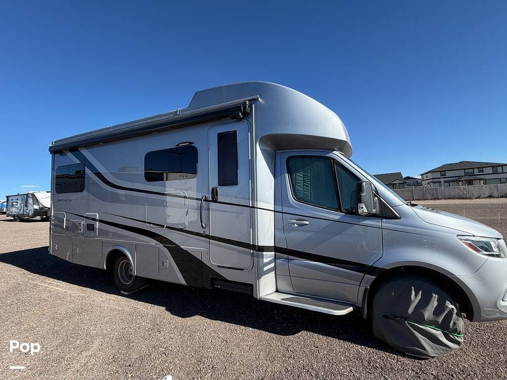 Call now about this 2021 Tiffin Wayfarer 25TW! 2021 Tiffin Wayfarer 25TW - Used Class C For Sale by Pop RVs in Colorado Springs, Colorado features Generator, Air Conditioning, Awning, Slideout