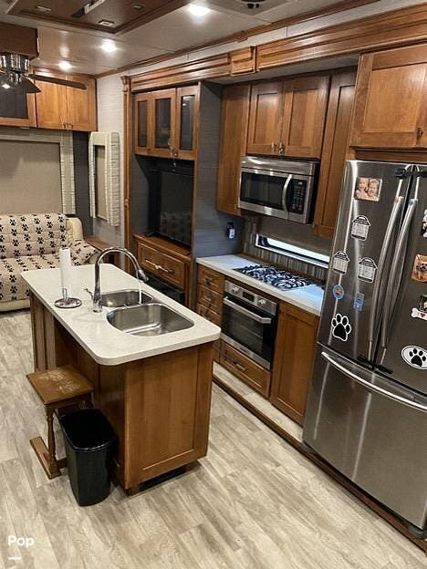 Contact us now about this 2020 Vanleigh Vilano 369FB! 2020 Vilano 369FB by Vanleigh from Pop RVs in Hertford, North Carolina