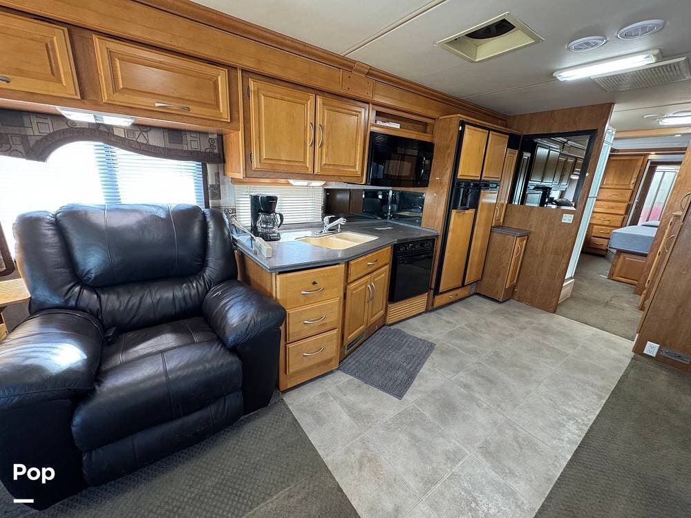 Used 2006 Fleetwood Discovery 39L available in Surprise, Arizona