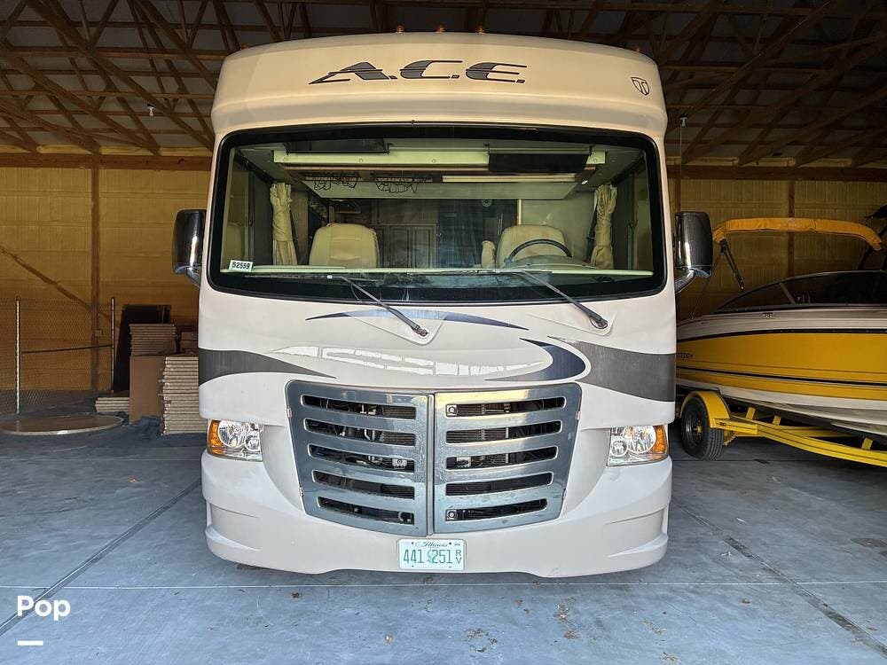 Call now about this 2013 Thor Motor Coach A.C.E. 29.2! 2013 Thor Motor Coach A.C.E. 29.2 - Used Class A For Sale by Pop RVs in Marion, Illinois features Air Conditioning, Awning, Generator, Slideout