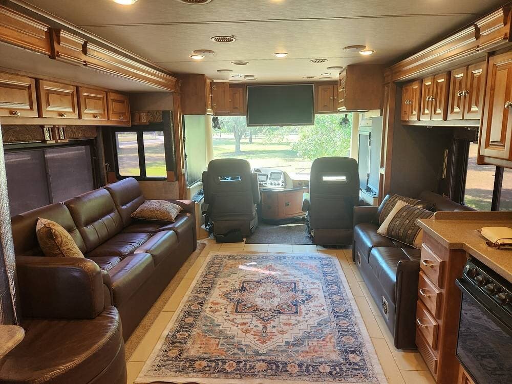 Contact us now about this 2017 Tiffin Allegro Red 38QBA! 2017 Allegro Red 38QBA by Tiffin from Pop RVs in Parrish, Florida