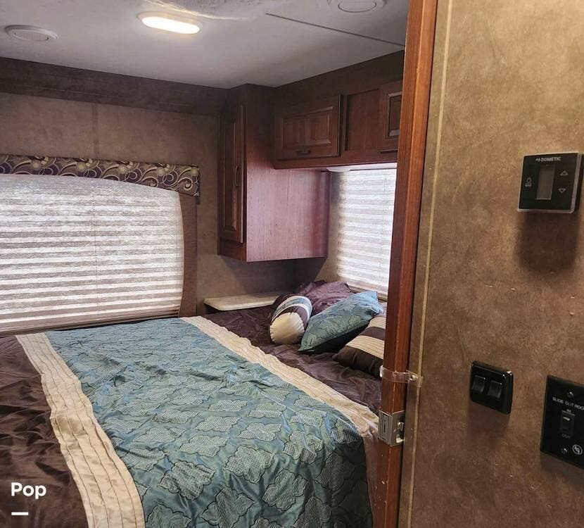 Call now about this 2015 Forest River Sunseeker 3710DS! 2015 Forest River Sunseeker 3710DS - Used Class C For Sale by Pop RVs in Waynesboro, Pennsylvania features Slideout