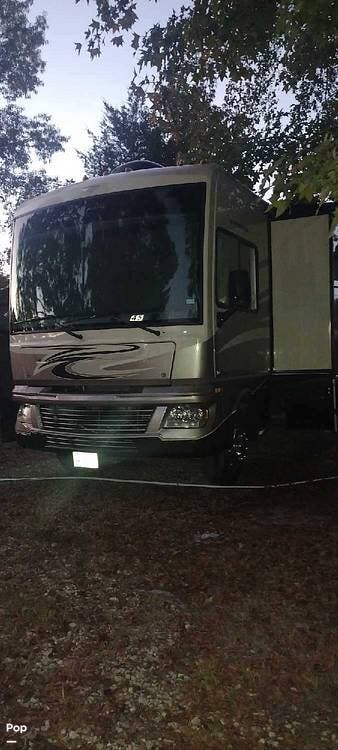 Call now about this 2012 Fleetwood Bounder 33C! 2012 Fleetwood Bounder 33C - Used Class A For Sale by Pop RVs in Tyler, Texas features Slideout