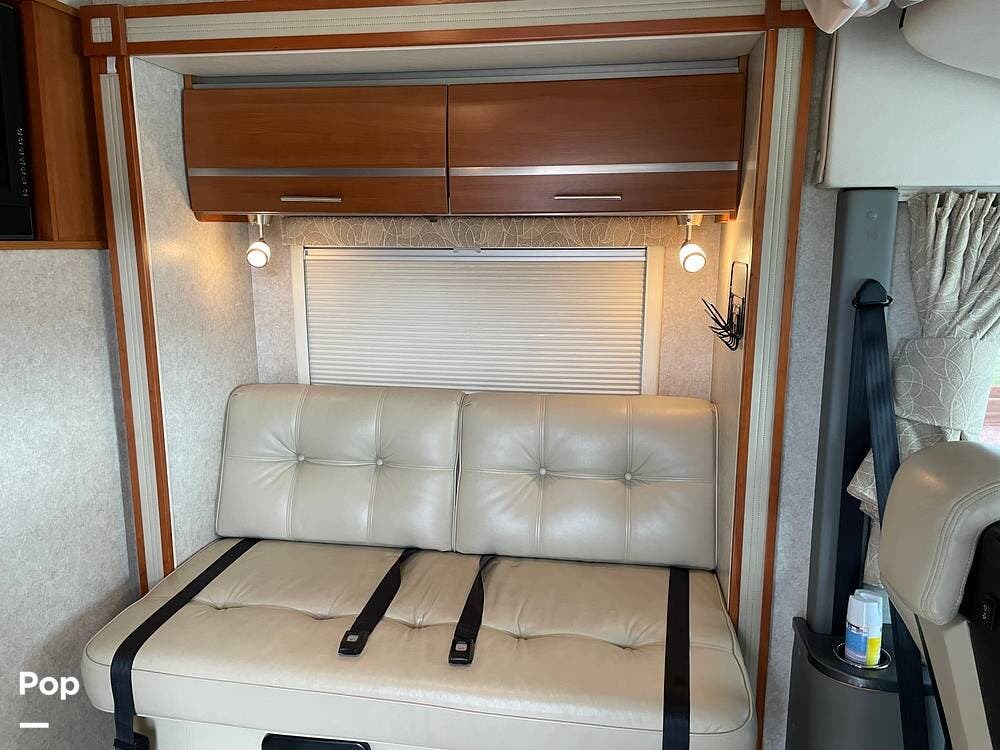 Used 2010 Itasca Reyo 25R available in Rio Rancho, New Mexico