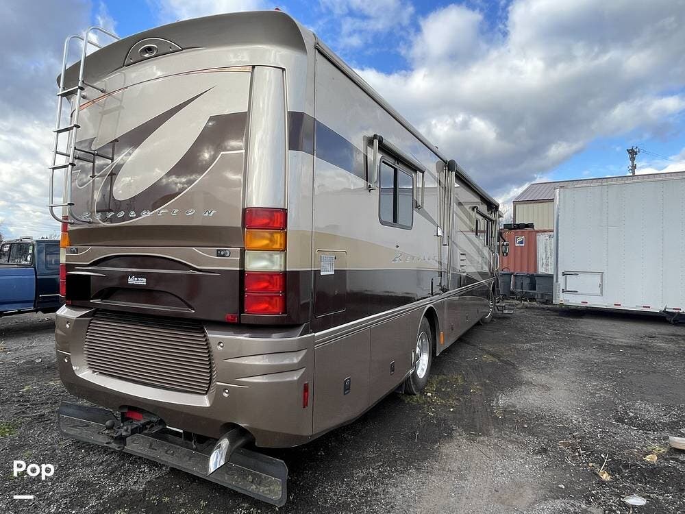 Contact us now about this 2004 Fleetwood Revolution 38B! 2004 Revolution 38B by Fleetwood from Pop RVs in Troy, Michigan