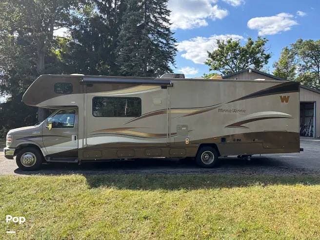 Contact us now about this 2014 Winnebago Minnie Winnie 31HP! 2014 Minnie Winnie 31HP by Winnebago from Pop RVs in Bellefontaine, Ohio