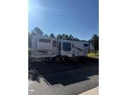 Call now about this 2021 Alliance RV Paradigm 365RD! 2021 Alliance RV Paradigm 365RD - Used Fifth Wheel For Sale by Pop RVs in Monument, Colorado features Slideout, Awning, Air Conditioning