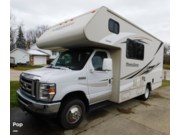 Call now about this 2017 Winnebago Minnie Winnie 22R! 2017 Winnebago Minnie Winnie 22R - Used Class C For Sale by Pop RVs in Strongsville, Ohio features Awning, Generator, Air Conditioning