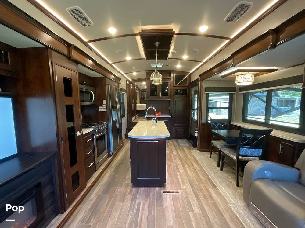 Contact us now about this 2020 Jayco Pinnacle 36SSWS! 2020 Pinnacle 36SSWS by Jayco from Pop RVs in Inman, South Carolina